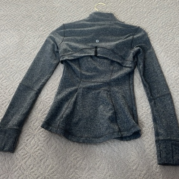 🌟 LULULEMON Define Jacket | Heather Grey | Size 2 | NWT | Slim-Fit Performance 🌟 - Picture 4 of 4